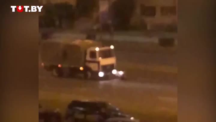 Belarusda maşın etirazçıların üzərinə sürüldü