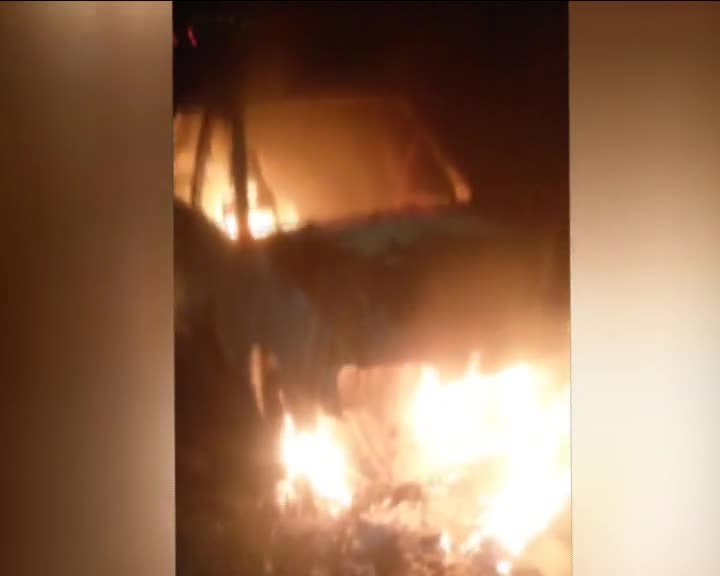 Bakı- Astara yolunda VAZ- 21 015 yanıb