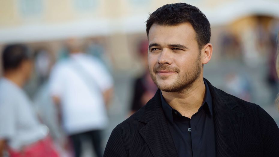 Emin yeni mahnısını təqdim edib