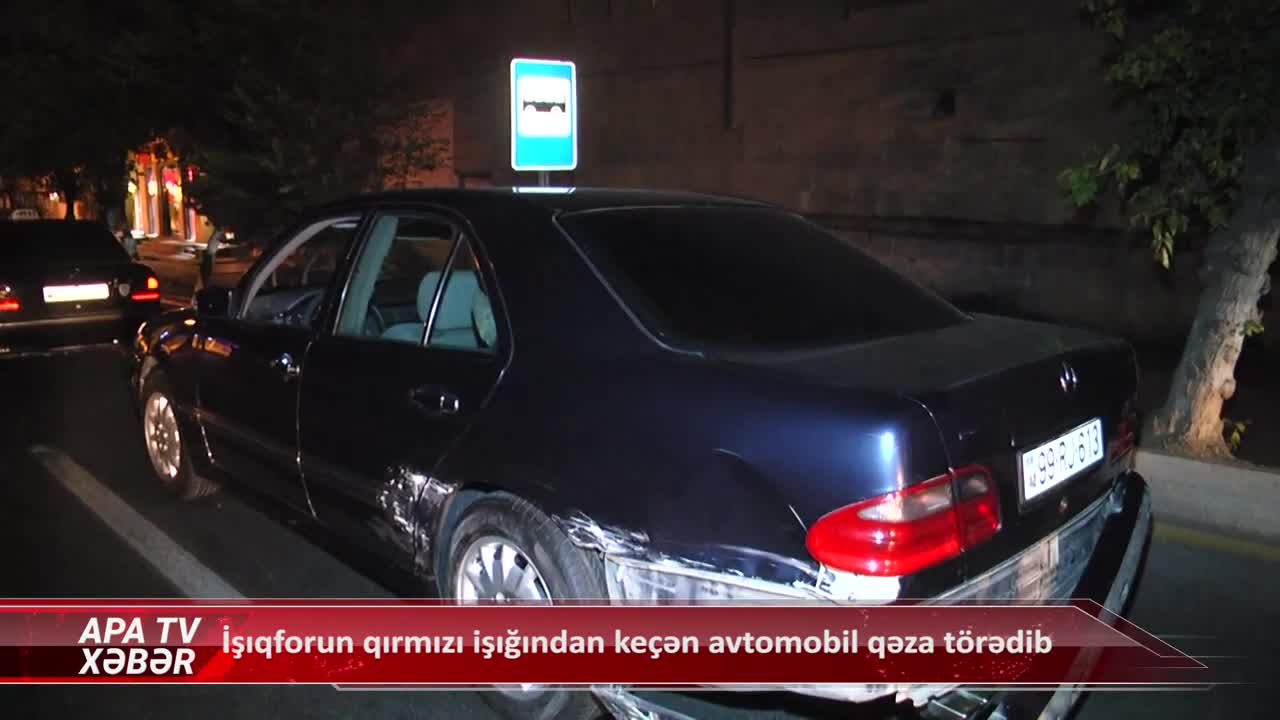 İşıqforun qırmızı işığından keçən avtomobil qəza törədib