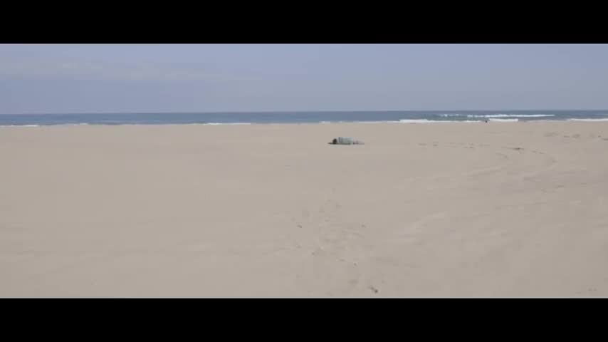 Yuzyuzeyken Konusuruz - Sandal