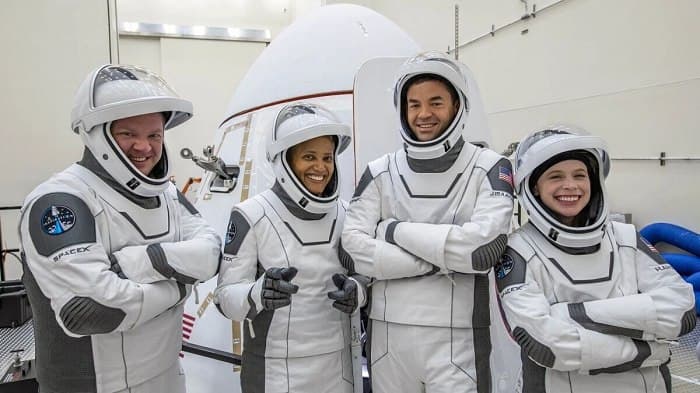 SpaceX heç bir astronavtın iştirakı olmadan