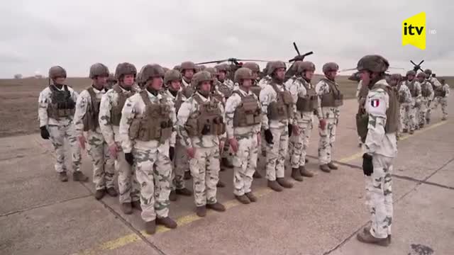 Fransanın müdafiə naziri Rumıniyada NATO bazasını ziyarət edib