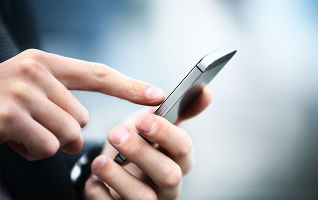 İş yoldaşının telefonuna gizli proqram 