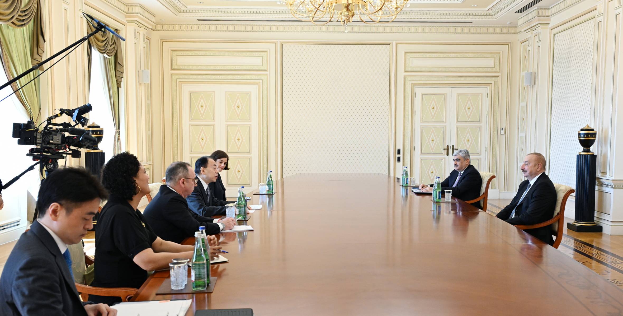 İlham Əliyev Asiya İnkişaf Bankının prezidentini qəbul edib 