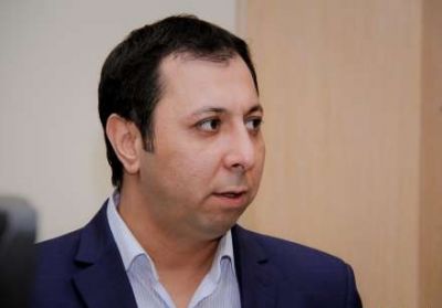 Elməddin Cəfərov ilk dəfə xanımı ilə görüntülənib