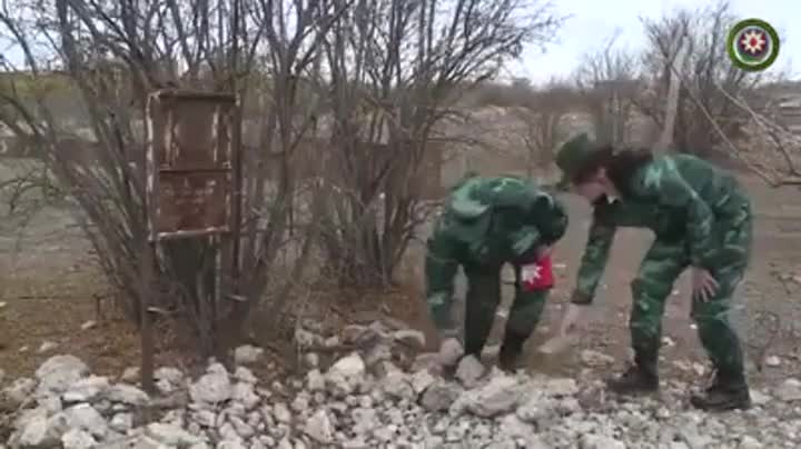 27 il sonra qızları Allahverdi Bağırovun məzarını ziyarət etdi