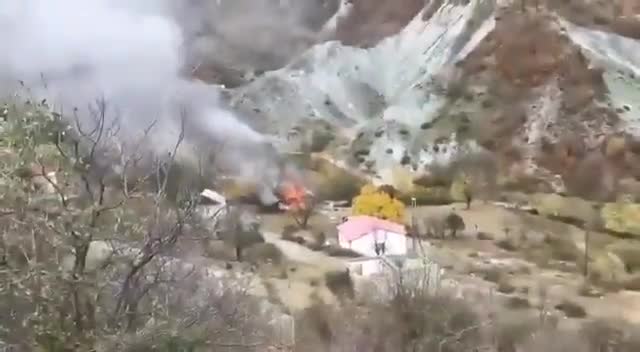 Ermənilər Kəlbəcərdə evləri yandırıb çıxırlar 