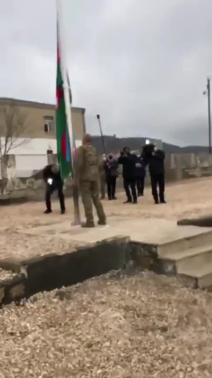 Prezident Zəngilanda Dövlət Bayrağını qaldırdı