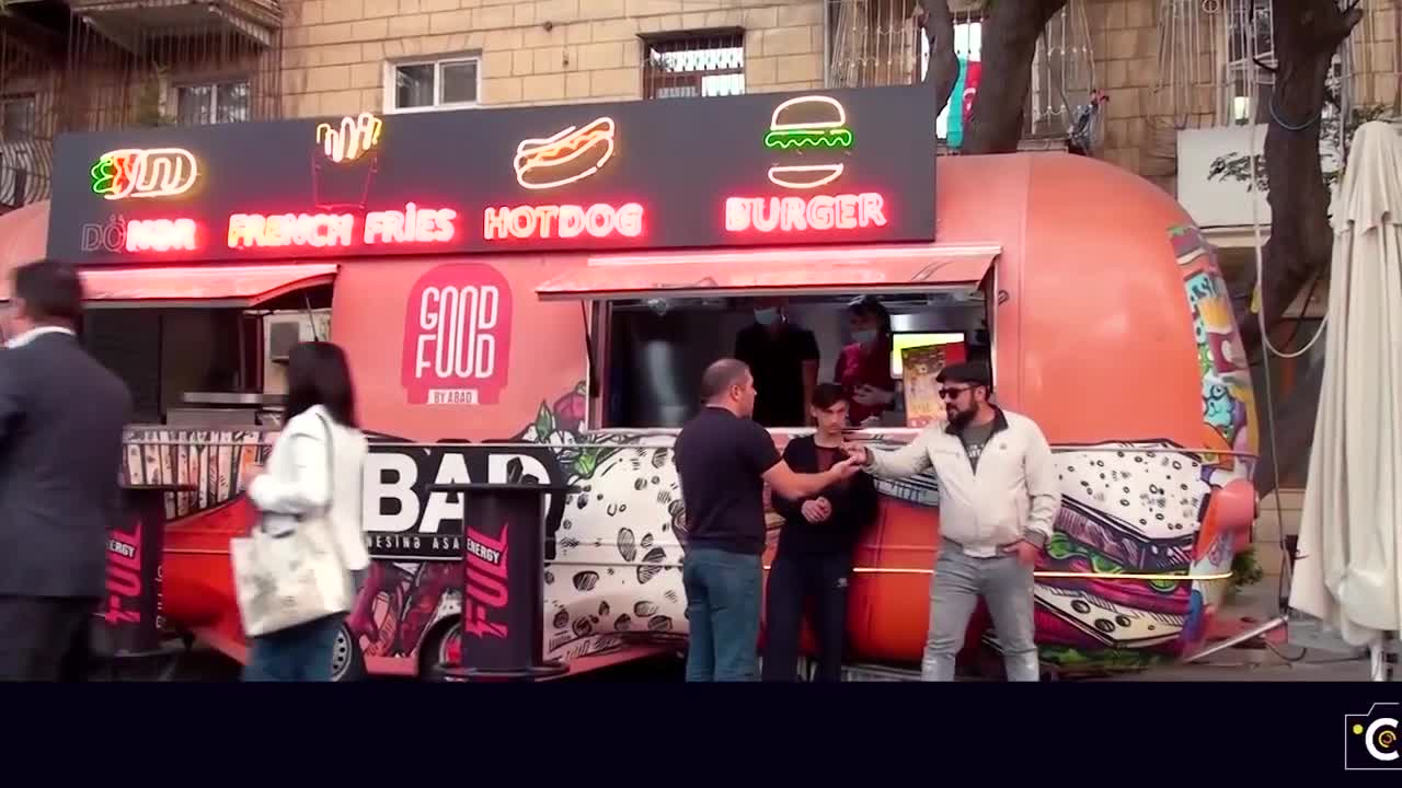 Uşağa pulsuz dönər versən maaşından kəsəcəm - Sosial Çarx