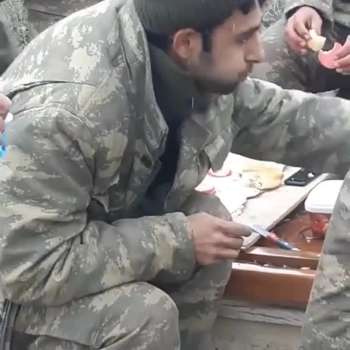 Allah qorusun şanli ordumuzu.