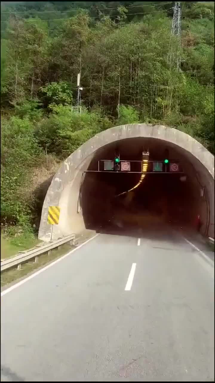 İndi hec salamda yaza bilmirsən