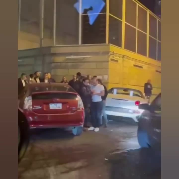 Bakıda “Prius” ”Ferrari” ilə toqquşdu