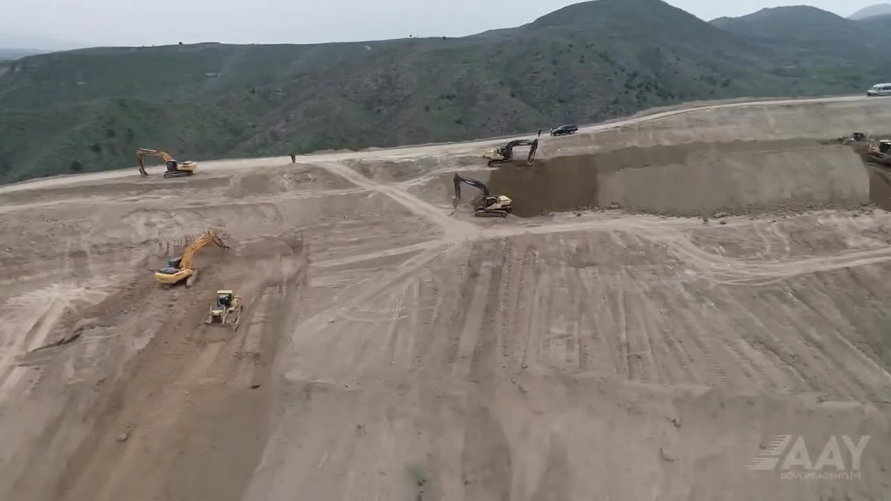 Laçın şəhərinə daxil olmadan yol inşa edilir. 
