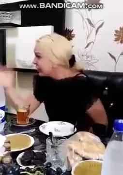 Anarın yasında qəribə olay: Cəmilə ağlayır, Samiraldo videoya çəkir